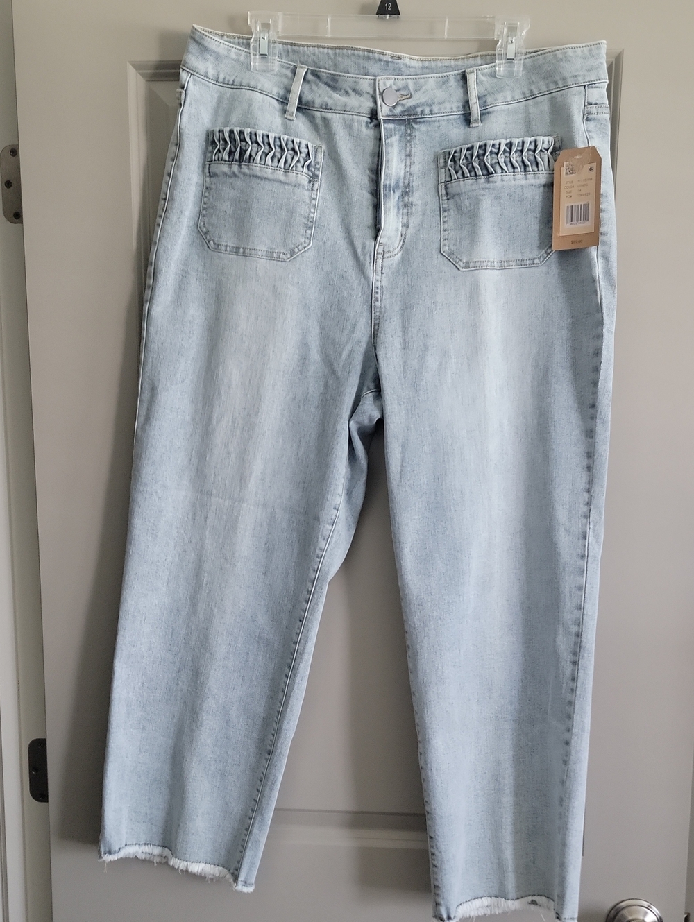 Women's Cropped Jeans with Smocked Pocket Detail
